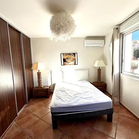T2 300 M - Terrasse, Piscine, Parking Et Climatisation Apartament *