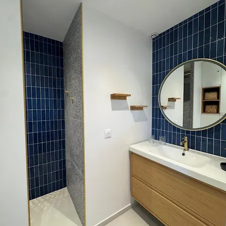 300m - Terrasse, Parking, Piscine Et Climatisation *